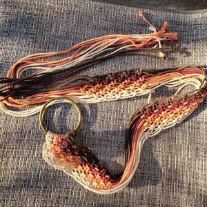Womens/Juniors multi colored belt